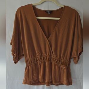 3/$25 Lucky Brand Banded Waist Short Sleeve Tee in Rust Size M